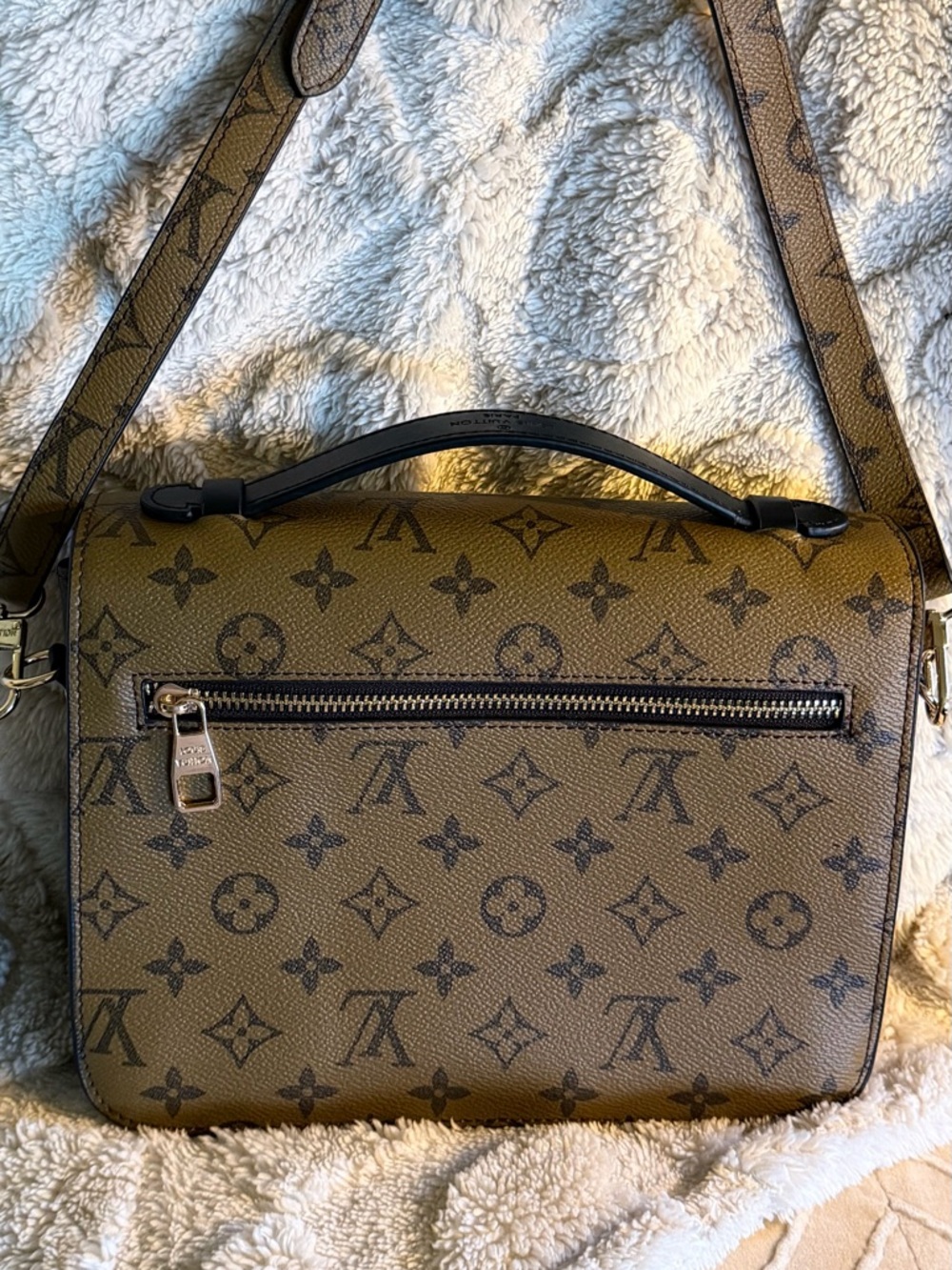Luxury Two-Tone Monogram Canvas Crossbody Bag - Picture 4 of 10